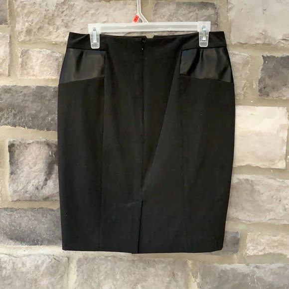 Dark grey skirt with leather detail - Picture 2 of 5